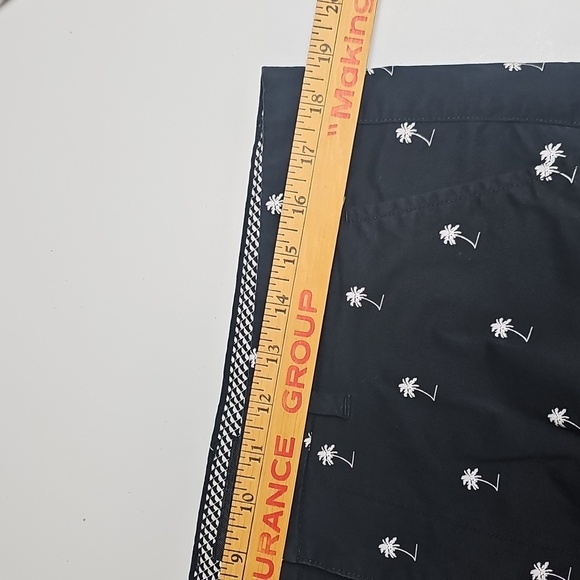 Denim & Flower Mens Shorts Sz 36 - Picture 7 of 11